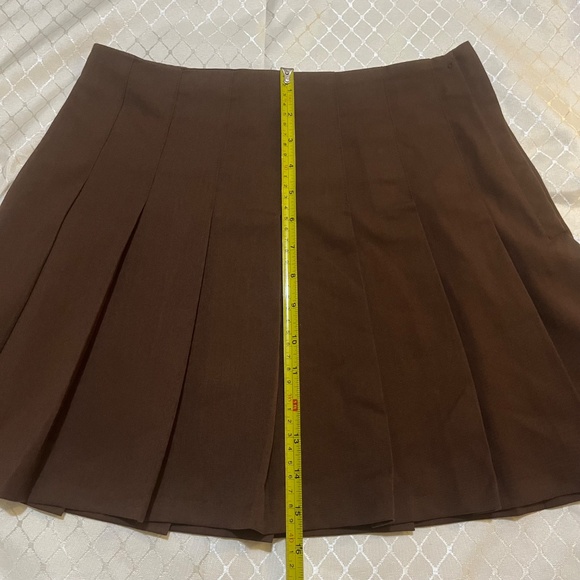 🛍️ 3 for $30 | H&M Divided Brown Pleated Skirt Dark Academia Preppy Y2K School - Picture 4 of 6